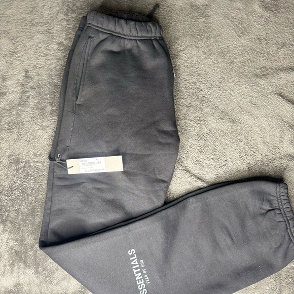 Essentials SS21 Black Sweatpants - Size M - Picture 4 of 4